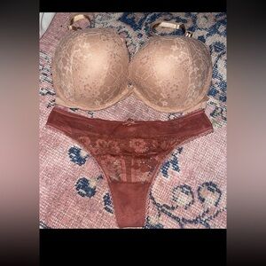 Victoria Secret bra & panty set 34DDD